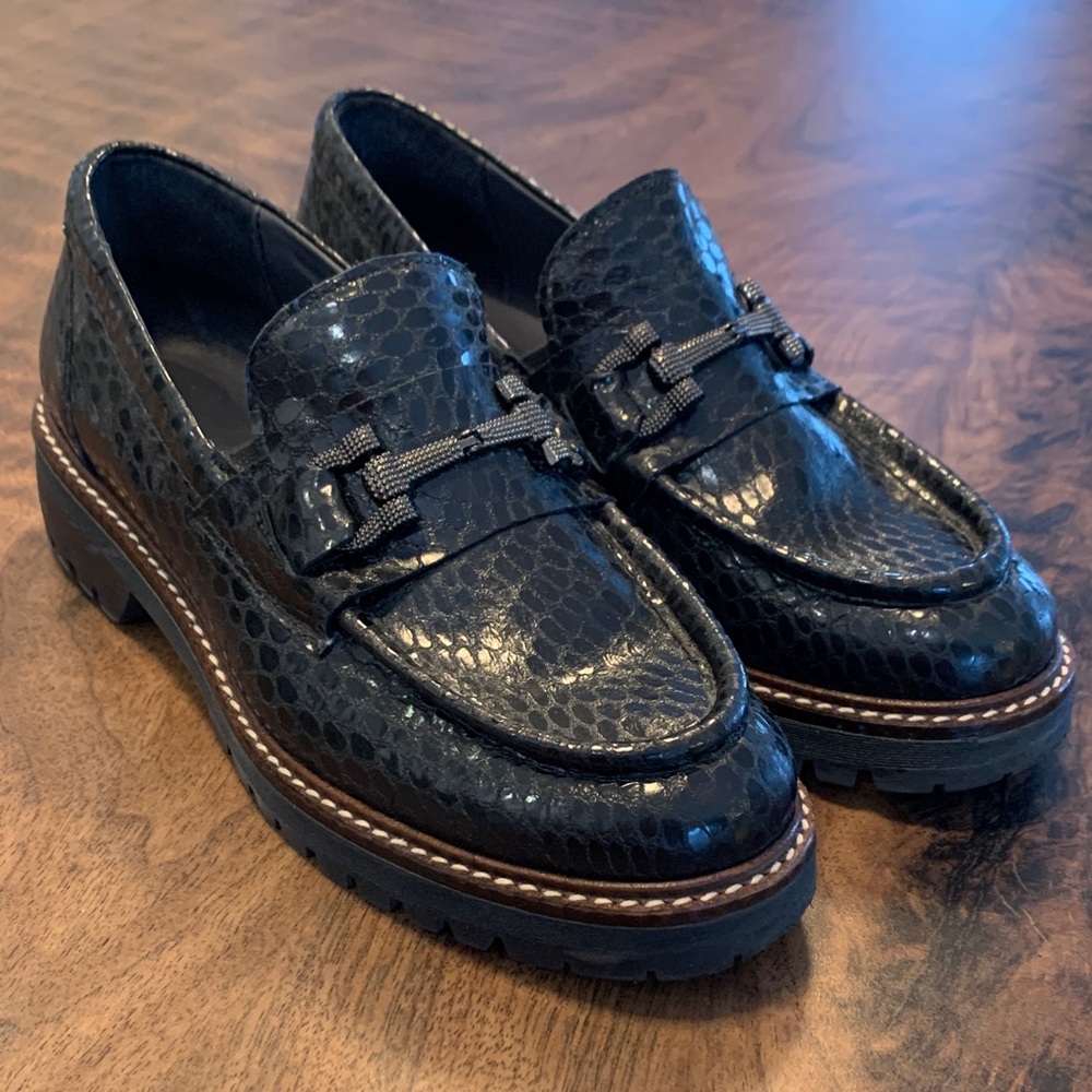 APROPO RUTHY Black LeatherTextured Women's Loafers